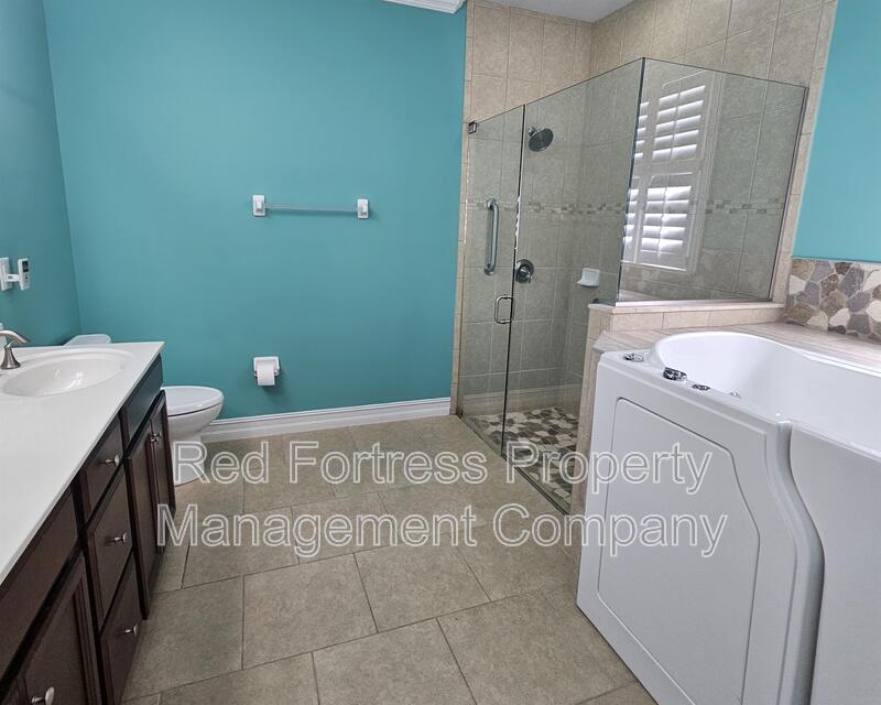 13105 Silver Thorn Loop property image