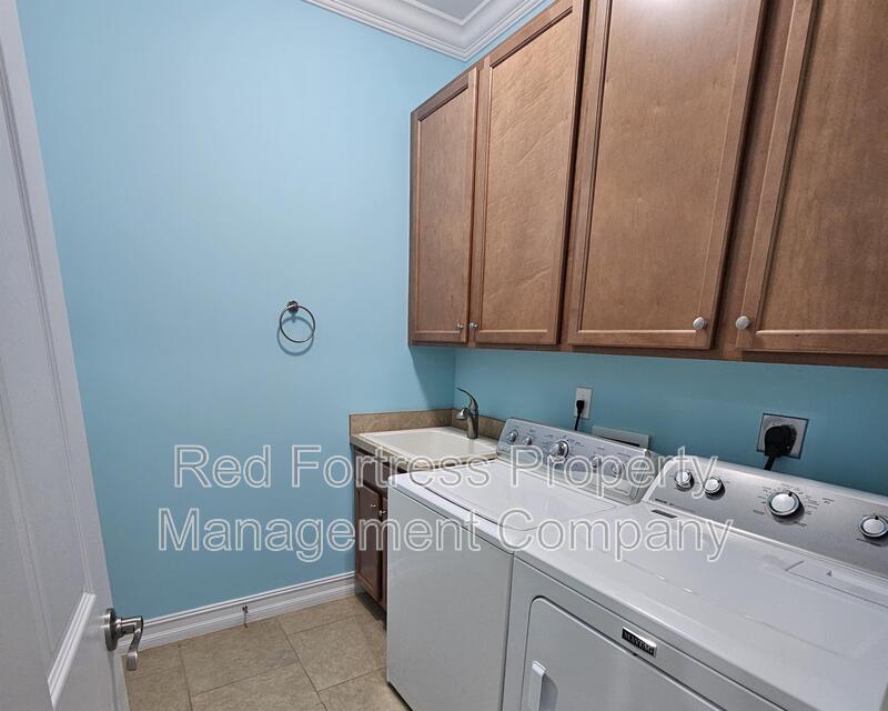 13105 Silver Thorn Loop property image