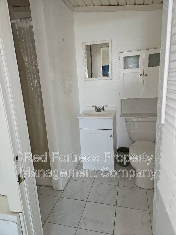 1661 Manor Ave property image