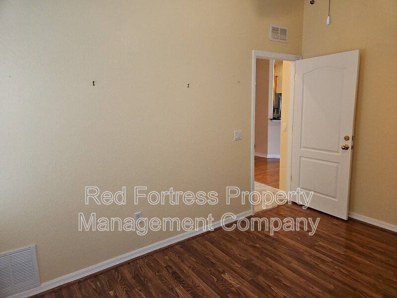 1556 Scarlett Ave property image