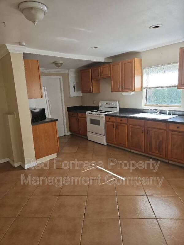 2349 South St property image