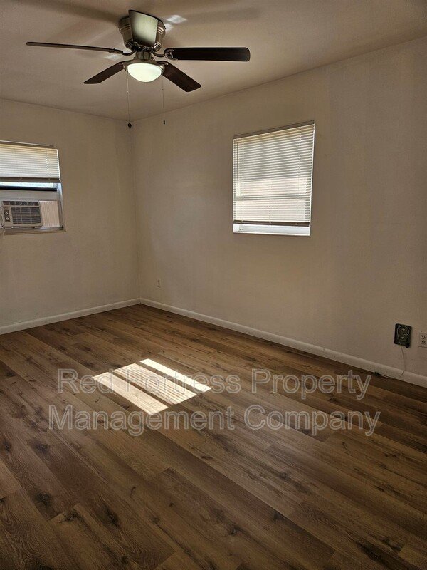 803 Palm Blvd property image