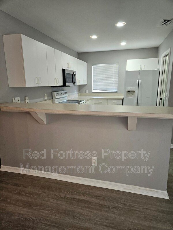 130 Zenith Cir property image
