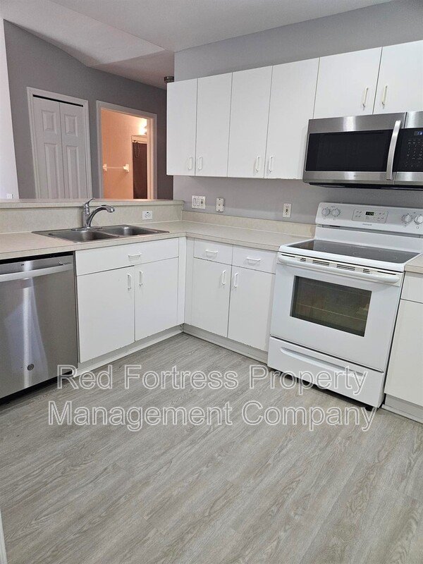 130 Zenith Cir property image