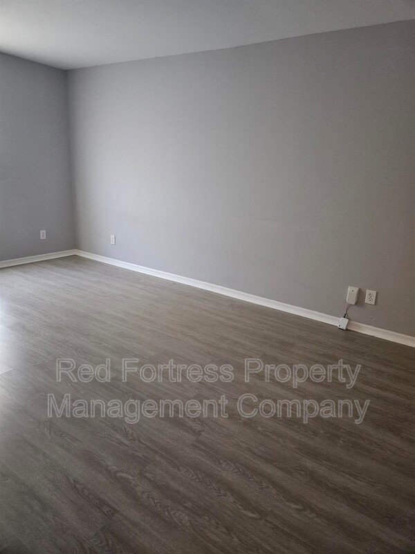 130 Zenith Cir property image