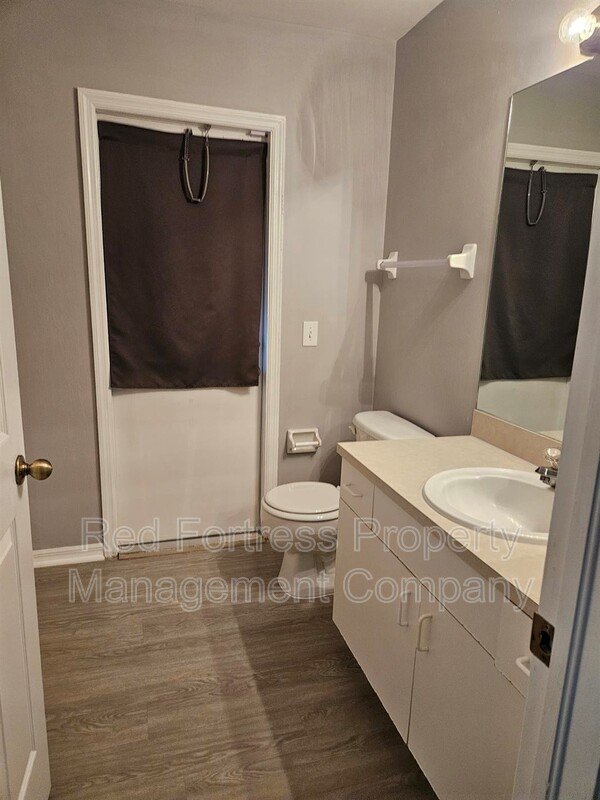 130 Zenith Cir property image