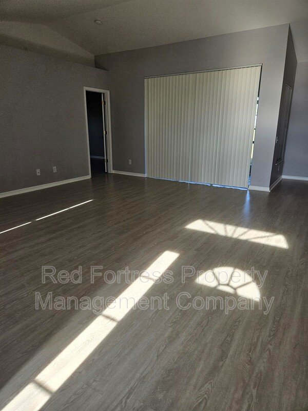 130 Zenith Cir property image