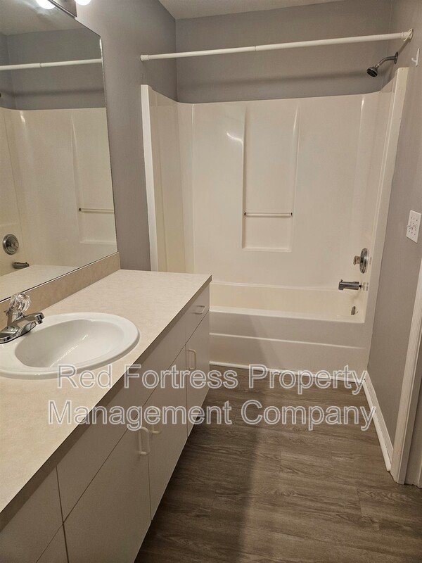 130 Zenith Cir property image