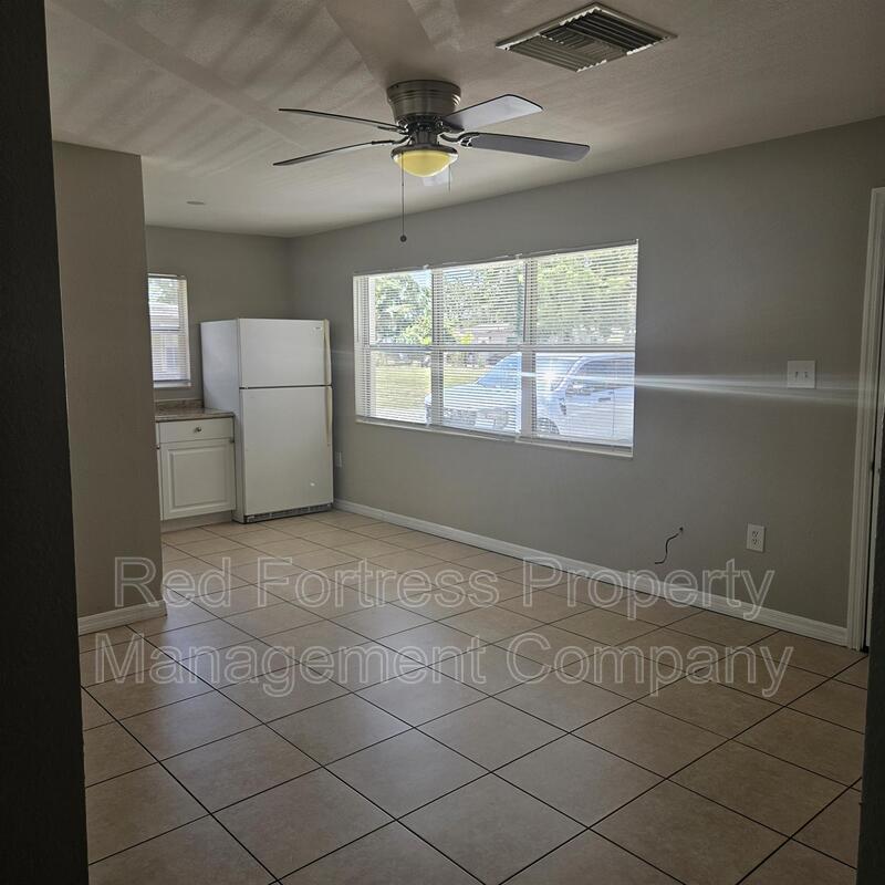2721 Elmwood St property image