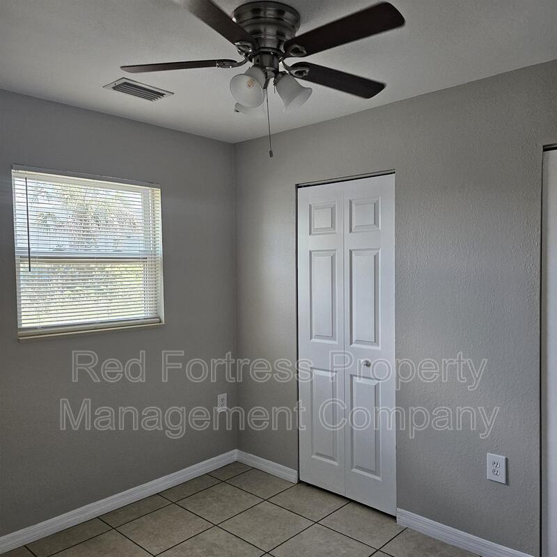 2721 Elmwood St property image