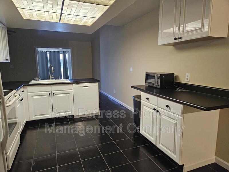 4114 Skyline Blvd B property image