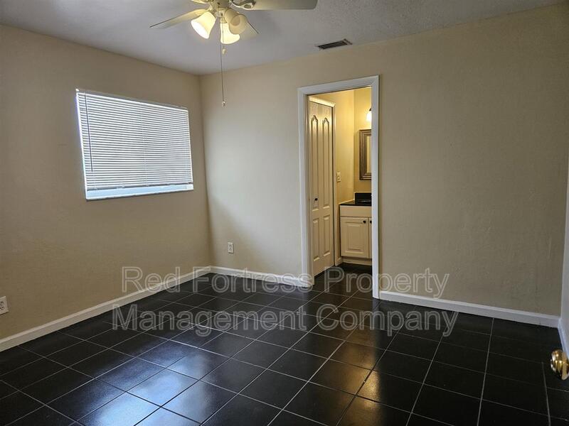 4114 Skyline Blvd B property image