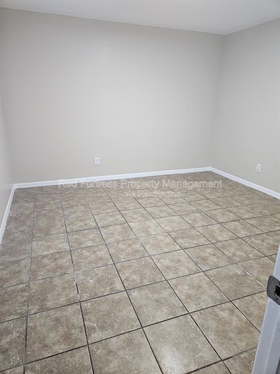 4512 Leonard Blvd S property image