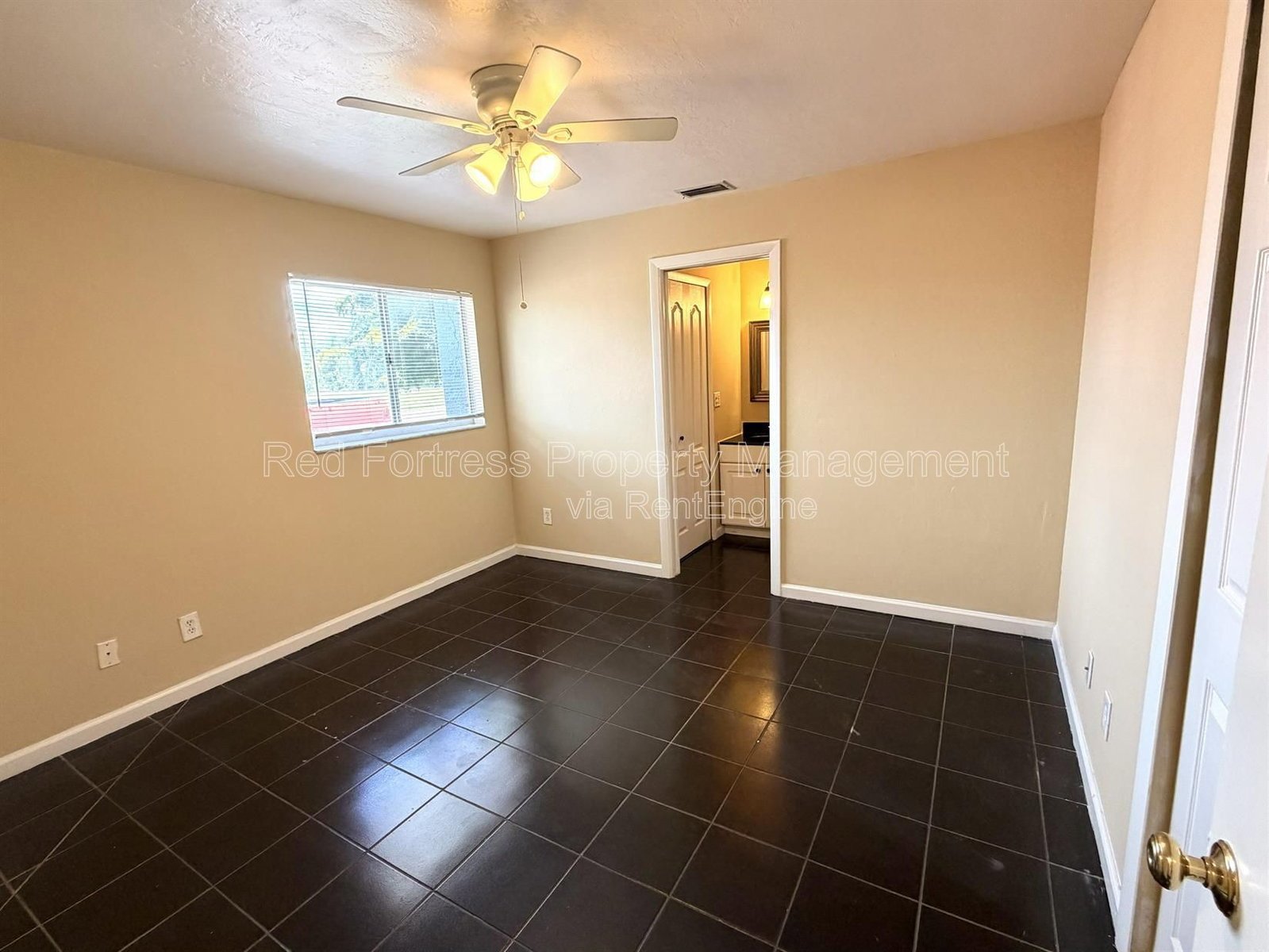 4114 Skyline Blvd B property image