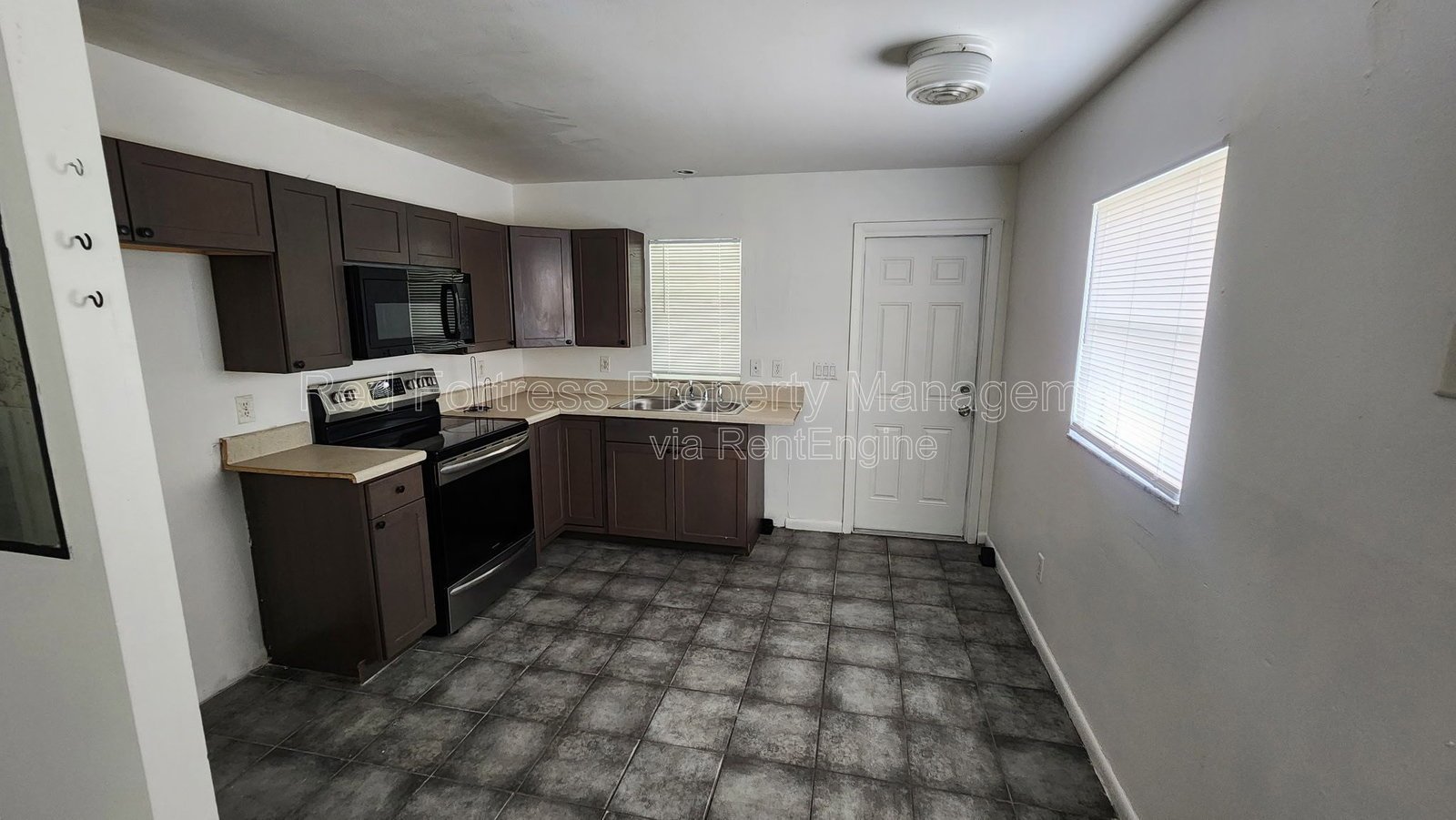 19095 Holly Rd property image