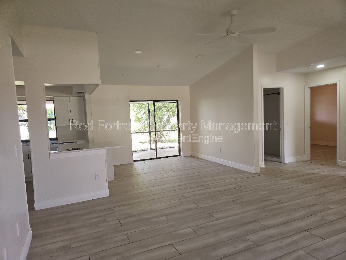 1420 SE 19th St property image