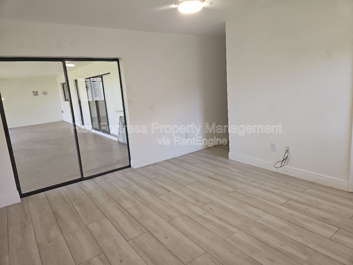 1420 SE 19th St property image