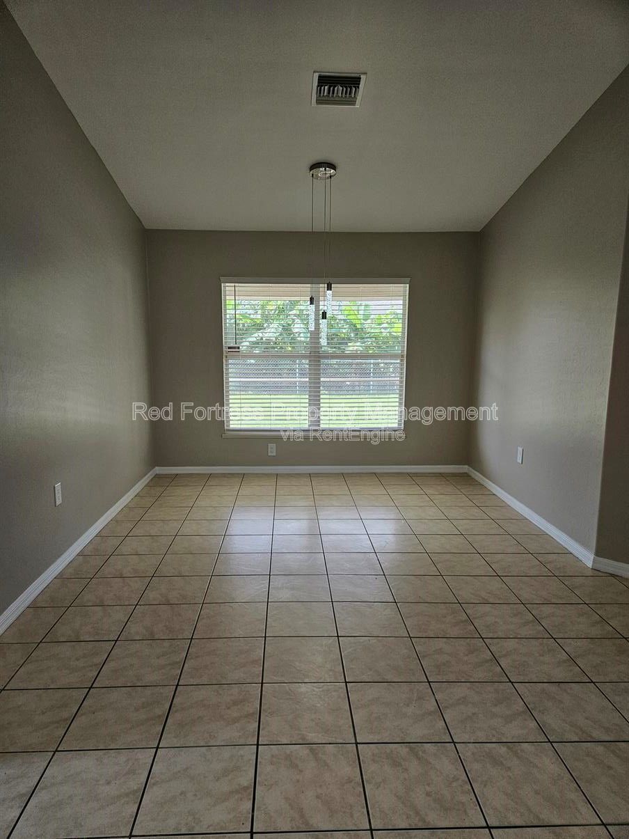 1138 NW 15th Ter property image