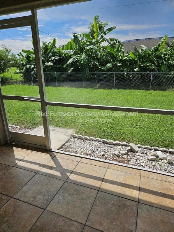 1138 NW 15th Ter property image