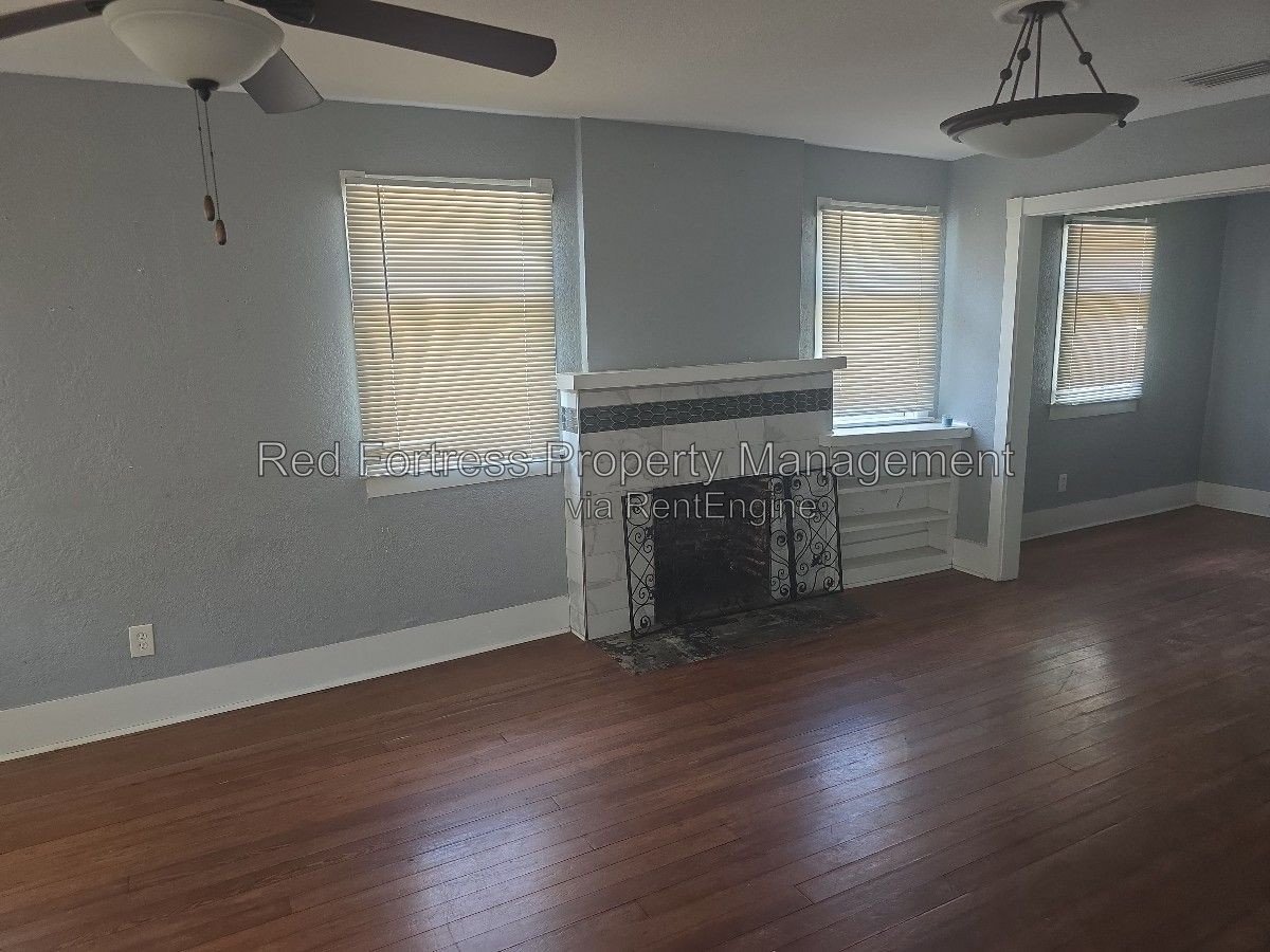 1609 Poinsettia Ave property image