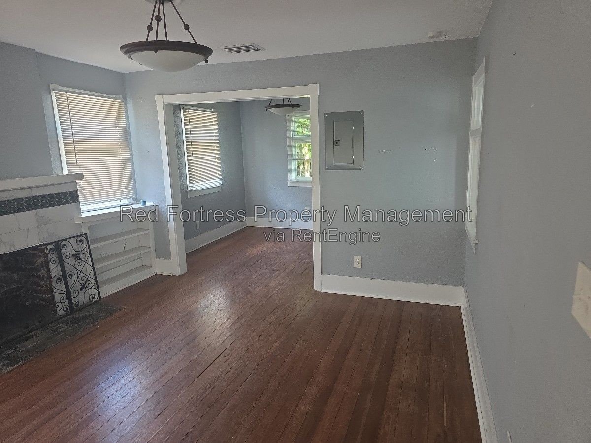 1609 Poinsettia Ave property image