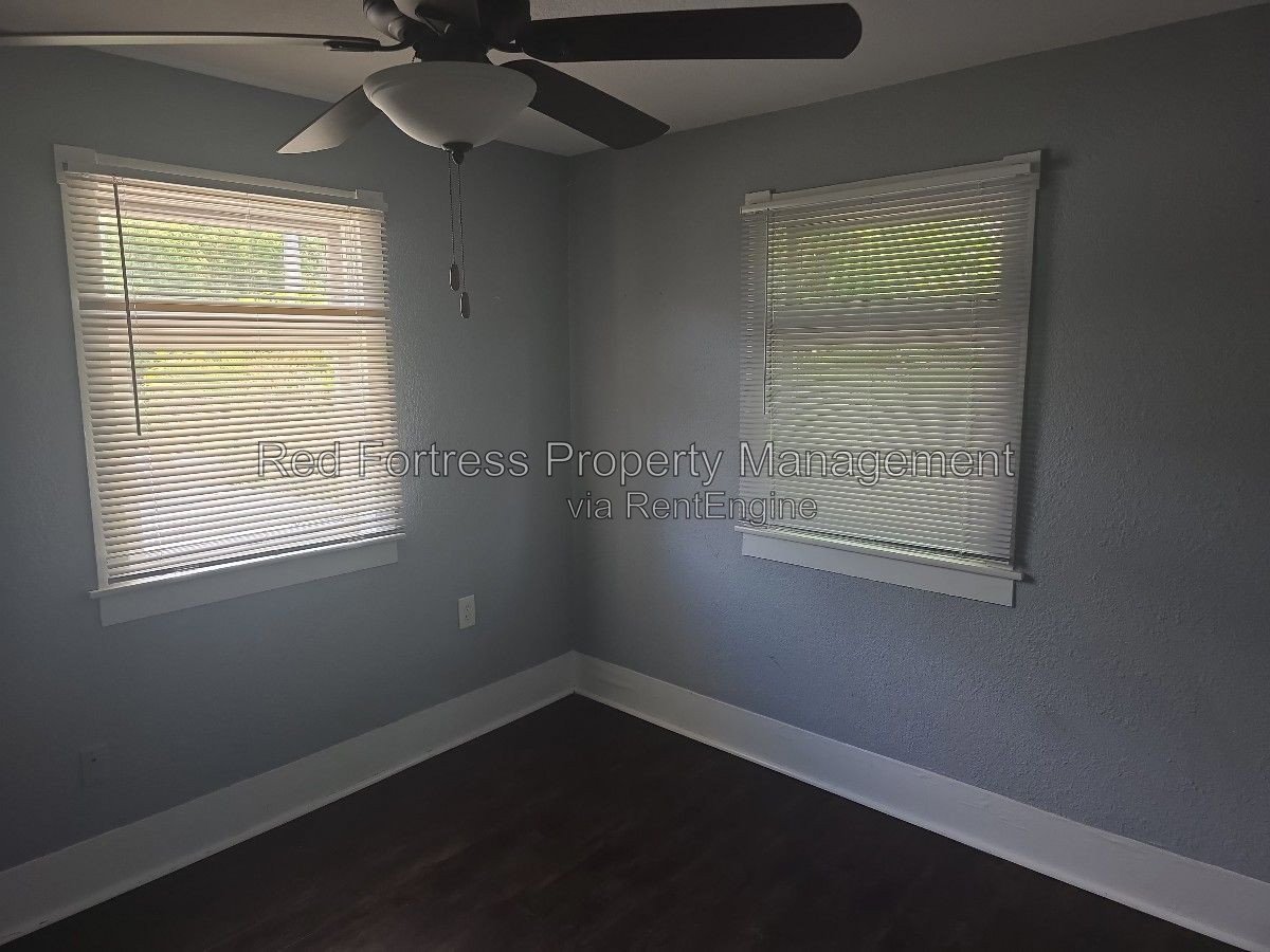 1609 Poinsettia Ave property image
