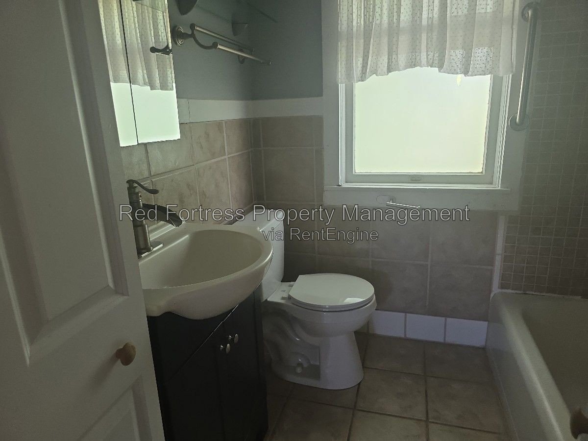 1609 Poinsettia Ave property image