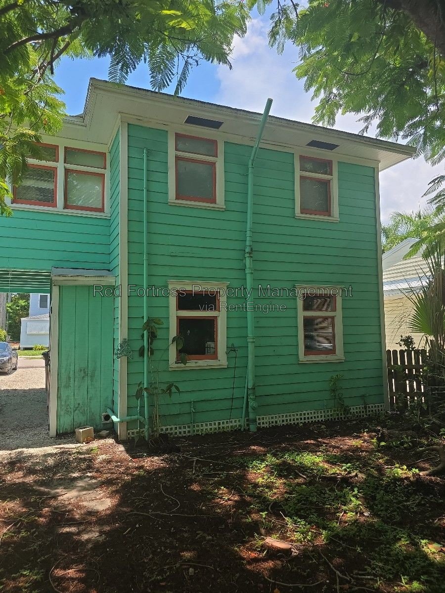 1609 Poinsettia Ave property image