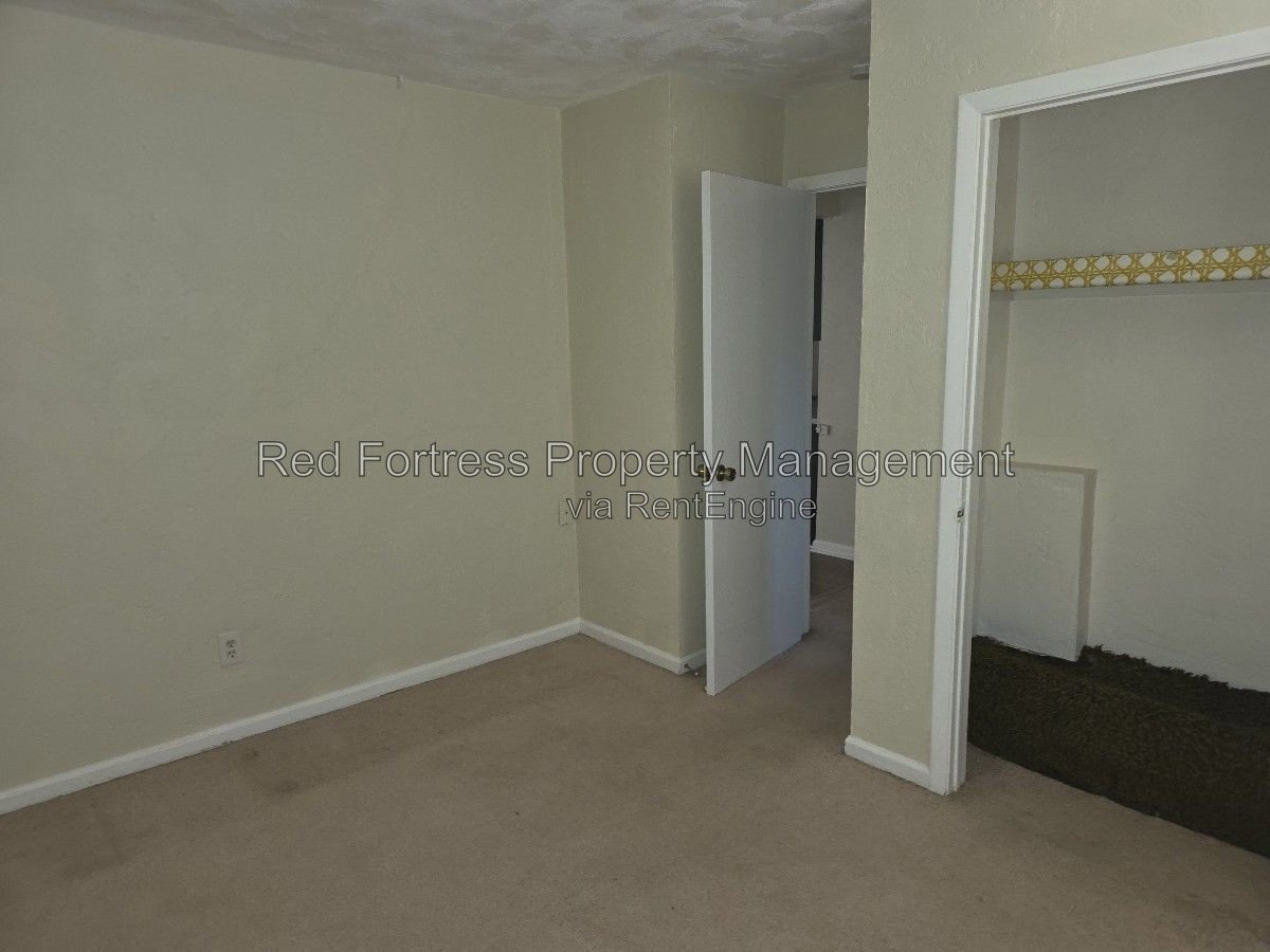 718 Karlov St property image