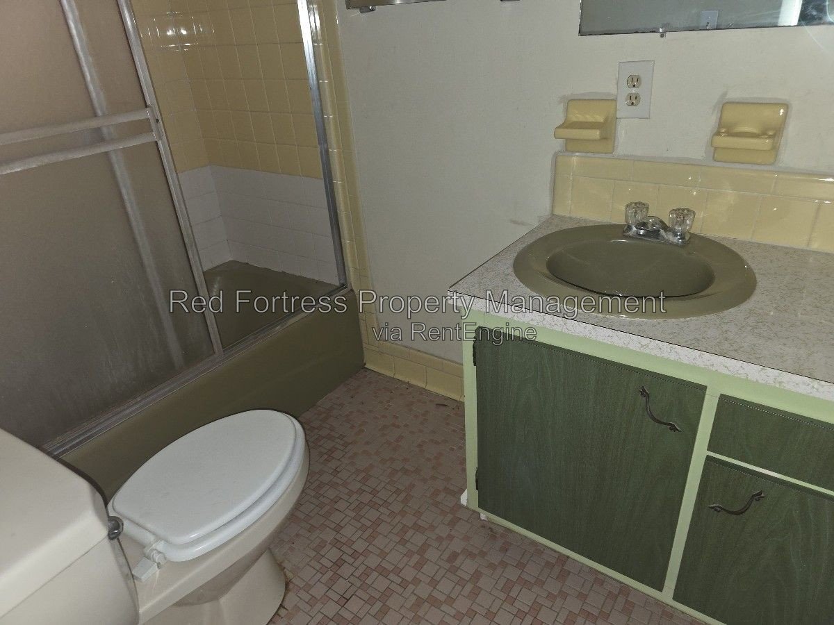 718 Karlov St property image