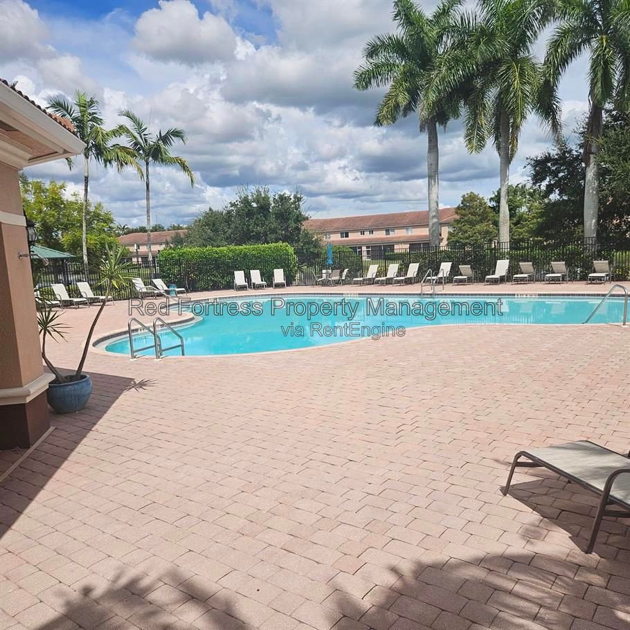 9521 Roundstone Cir property image