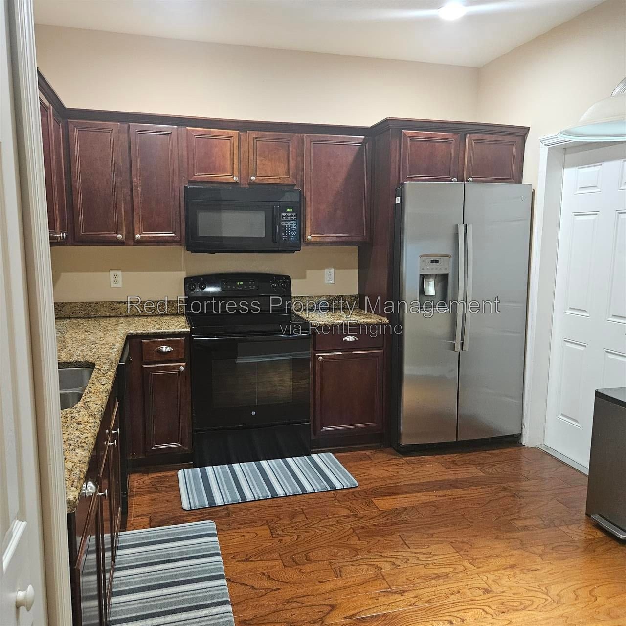 9521 Roundstone Cir property image