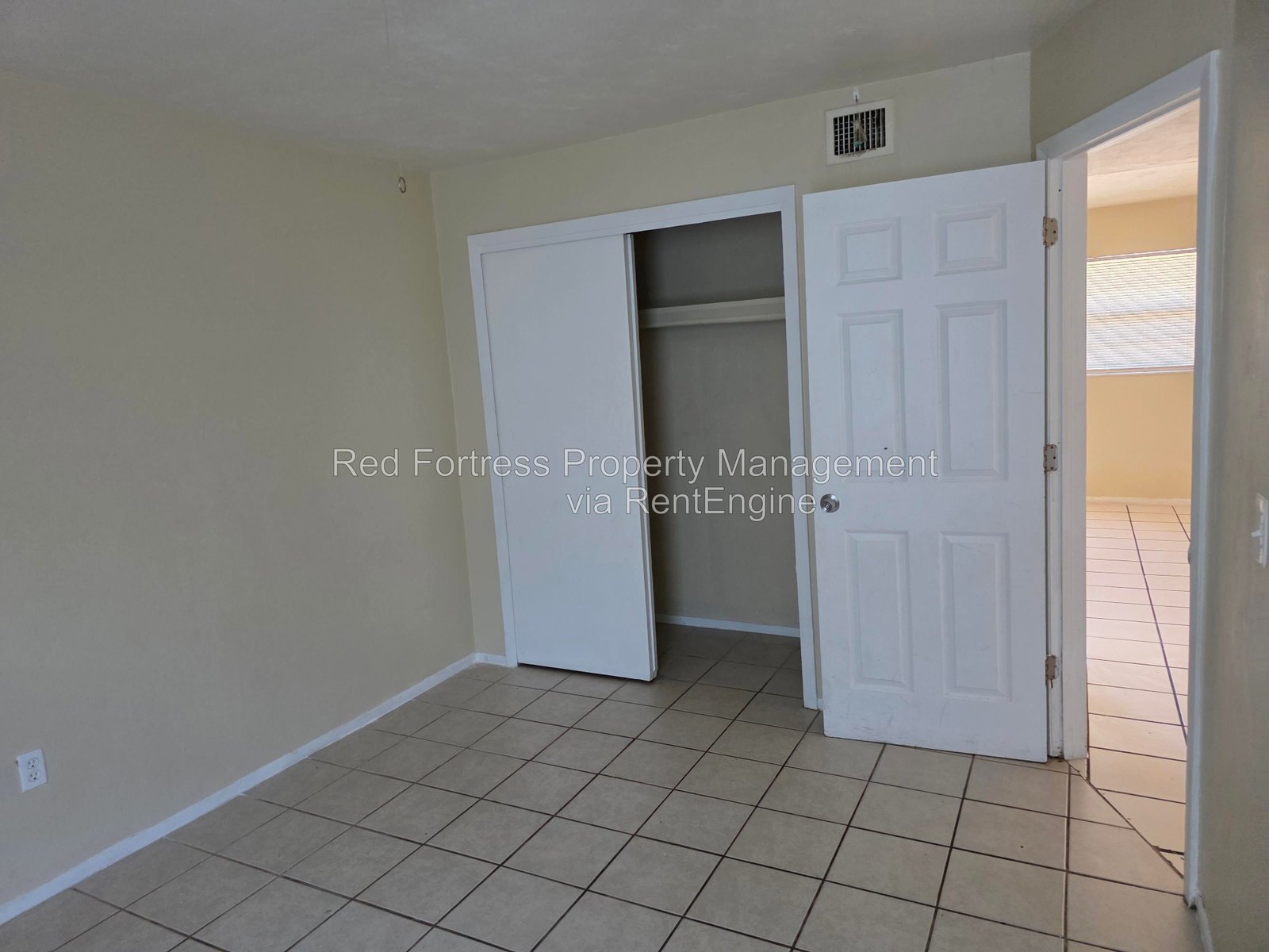 685 Oleander Ave property image